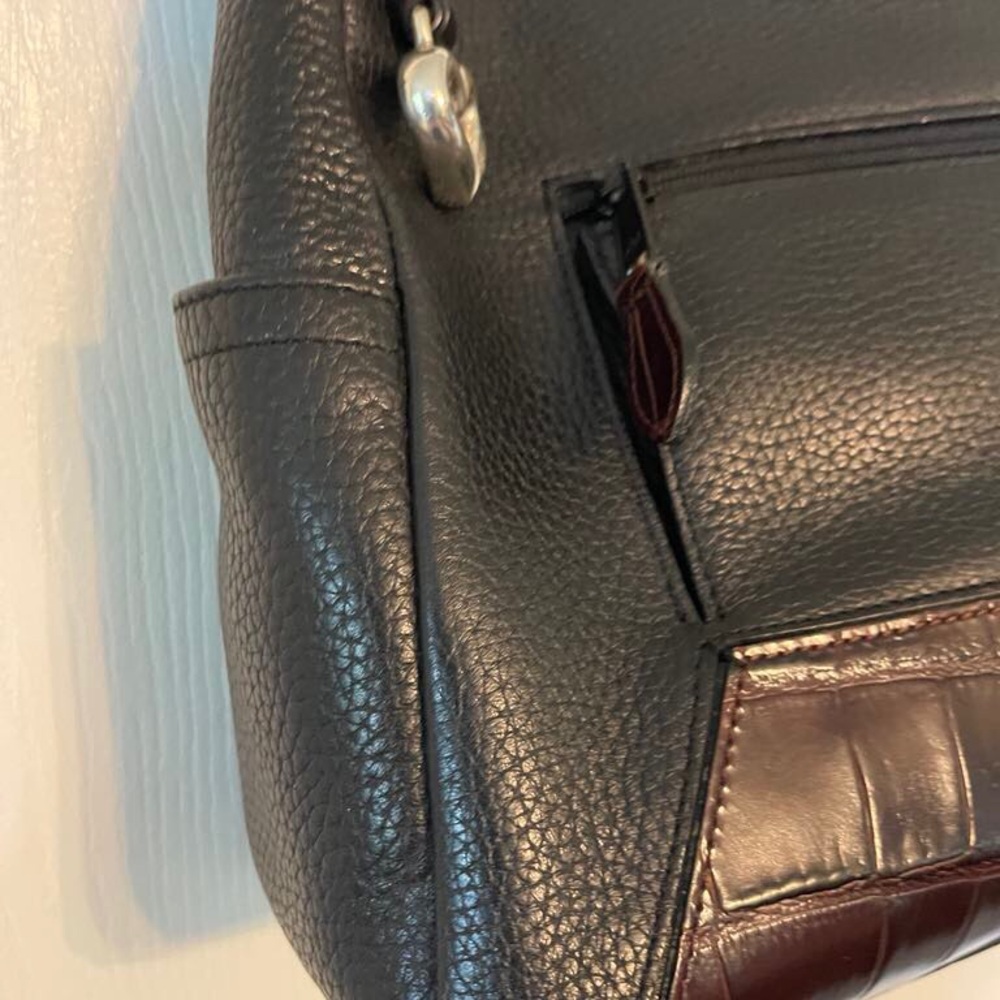 Brighton Black and Brown Shoulder Bag with Sleek Design - Picture 5 of 15